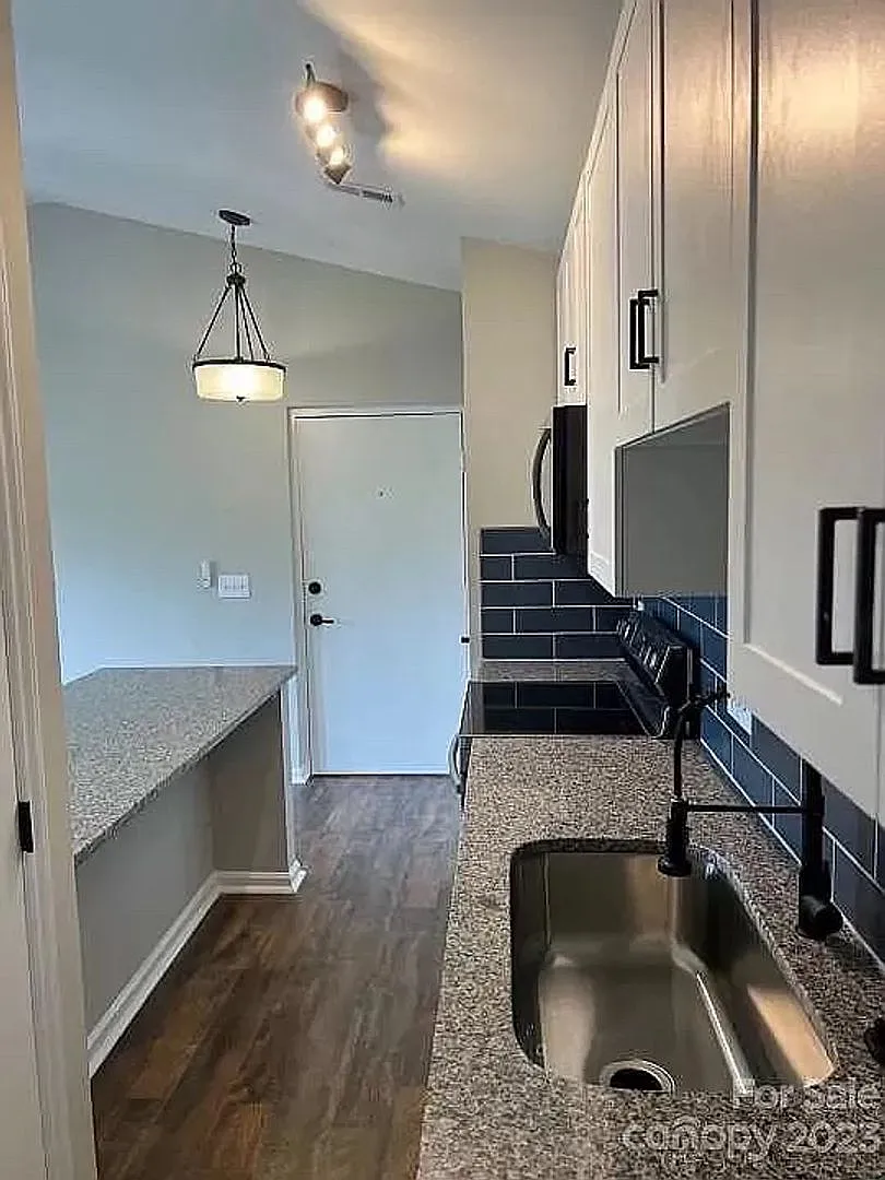 Room in 2 Bedroom Home at Meadow Rose Ln — Photo 3