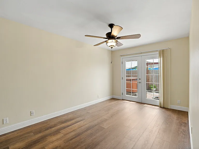 2226 Paloma Ave — Photo 14