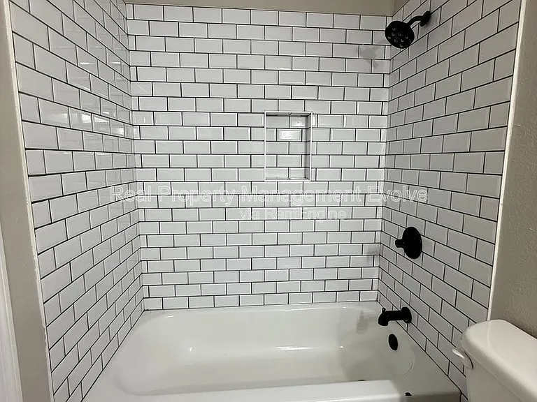 3302 W Loma Ln #3 — Photo 10