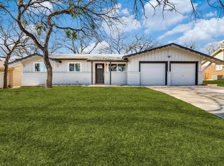 40 Coffee Tavern Rd, Bedford, TX 76022