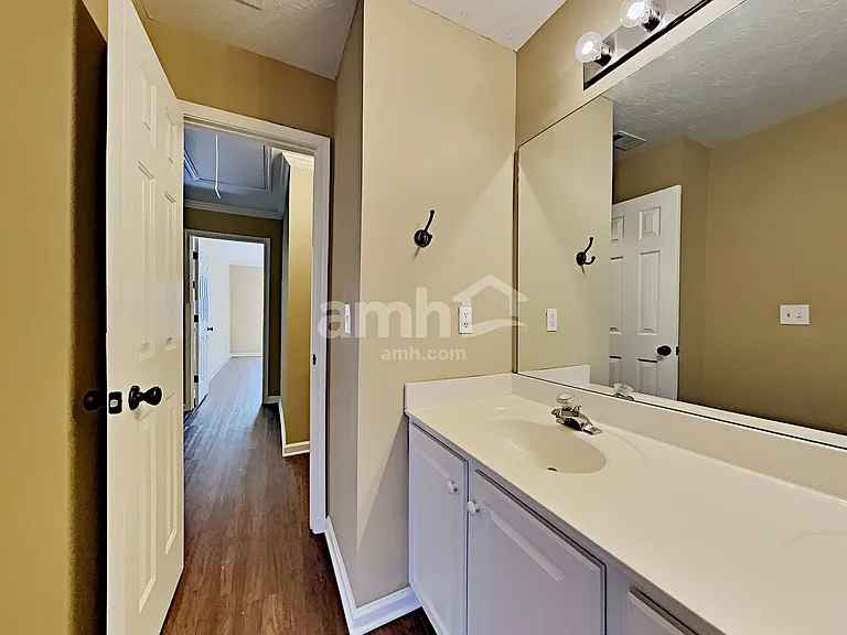 2355 Kirkstone Dr — Photo 16