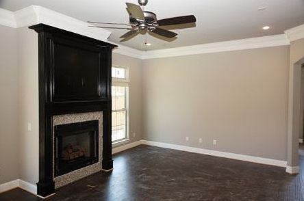 2nd image of 1202 SW Westbury Pl