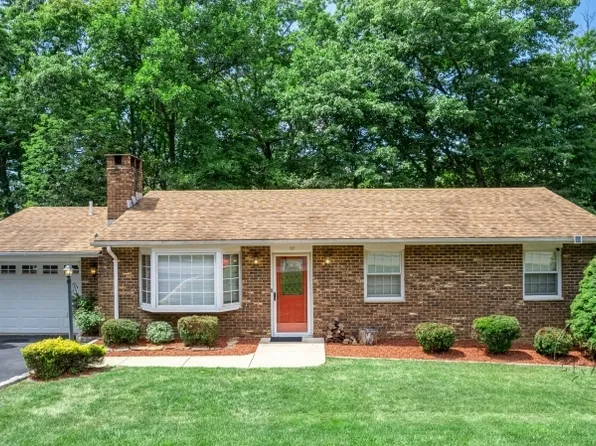 12 Mountain Ter, Stanhope Boro, NJ 07874