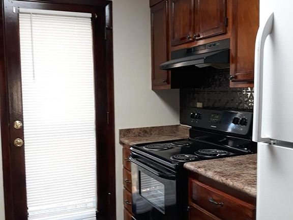 4th image of 5912 Laguna Dr