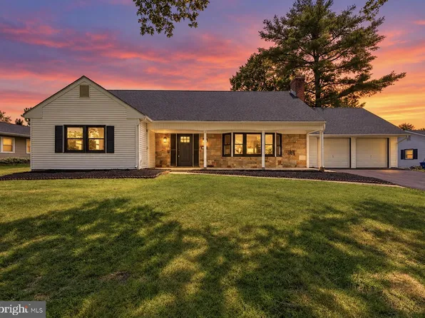 39 Twilight Ln, Willingboro, NJ 08046