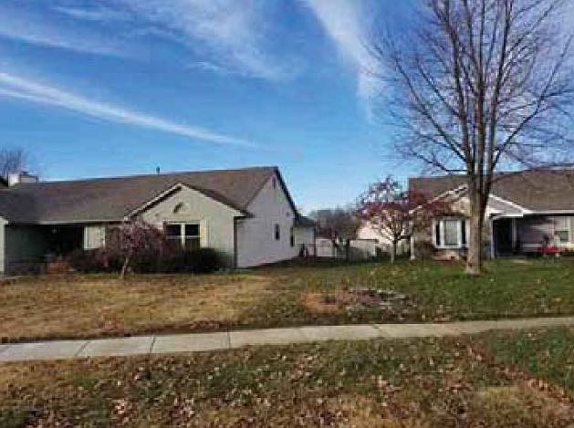 2nd image of 970 Marcy Ln