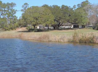 161 Coleby Ln, Swansboro, NC 28584