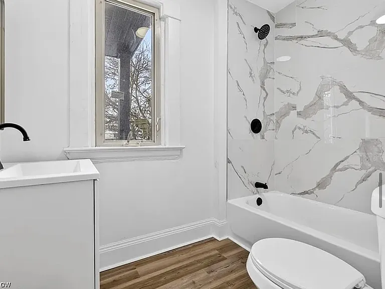 9418 Parkview Ave — Photo 6