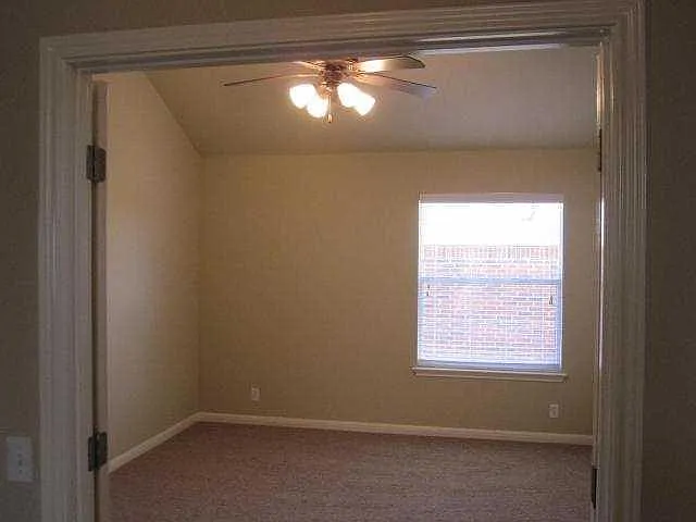 728 Abbeyglen Castle Dr — Photo 11