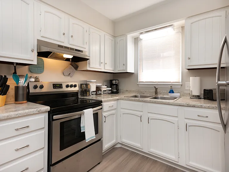 4115 Old Vineyard Rd — Photo 5