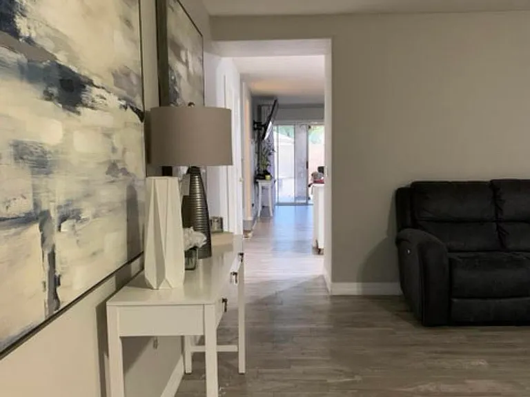 1533 S 228th Ln — Photo 2
