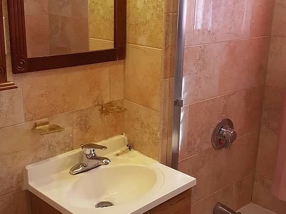 3rd image of 111 Stuyvesant Ave APT 2R