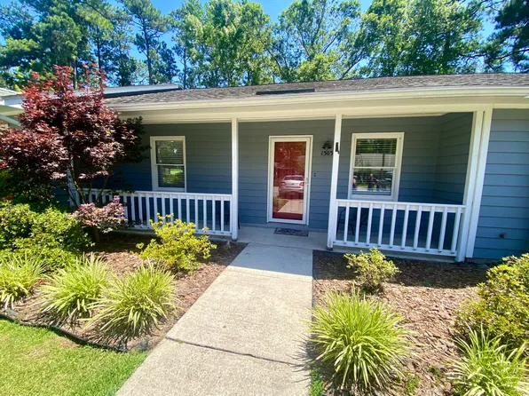 600 N 35th St APT 1303, Morehead City, NC 28557
