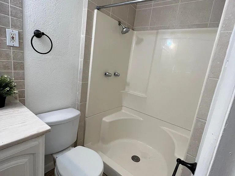 8936 Angleton Pl — Photo 11