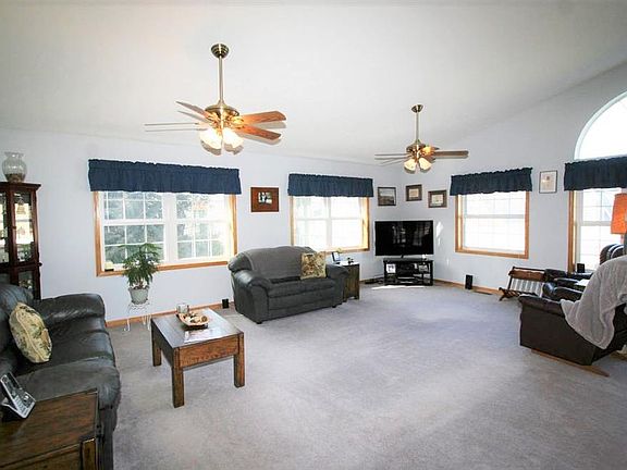 3rd image of 2797 W Toledo St