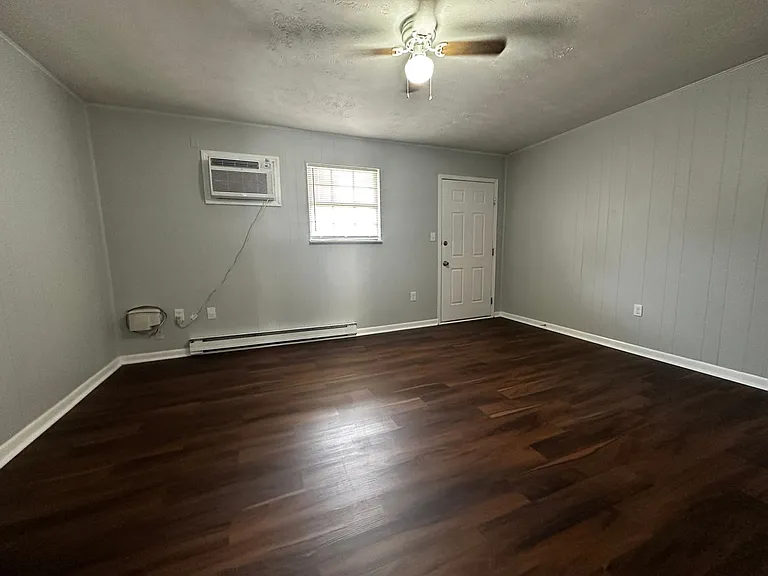 3408 Maple Ave — Photo 8