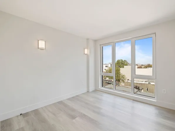 2605 Snyder Avenue image 15 of 23