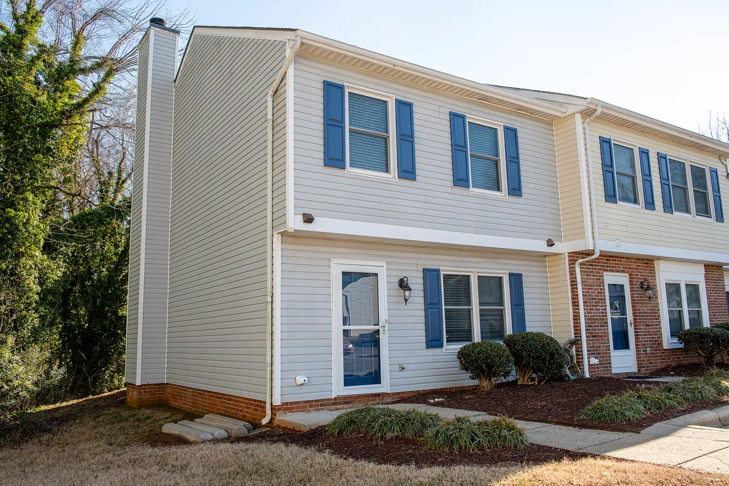 3 bed, 2.5 bath, 1250 sqft, $1,600 — Photo 1
