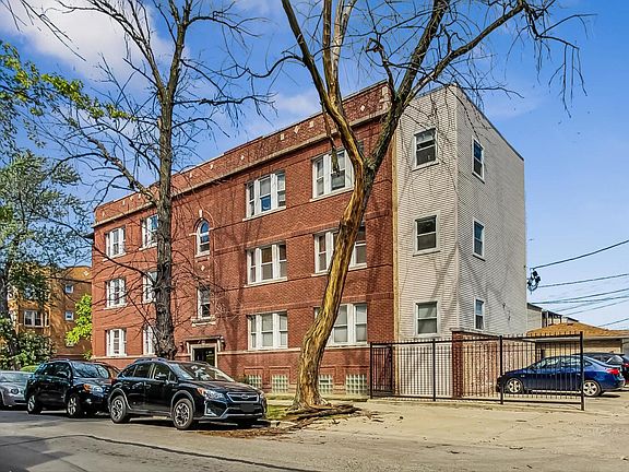 3rd image of 3250 W Cullom Ave #2E