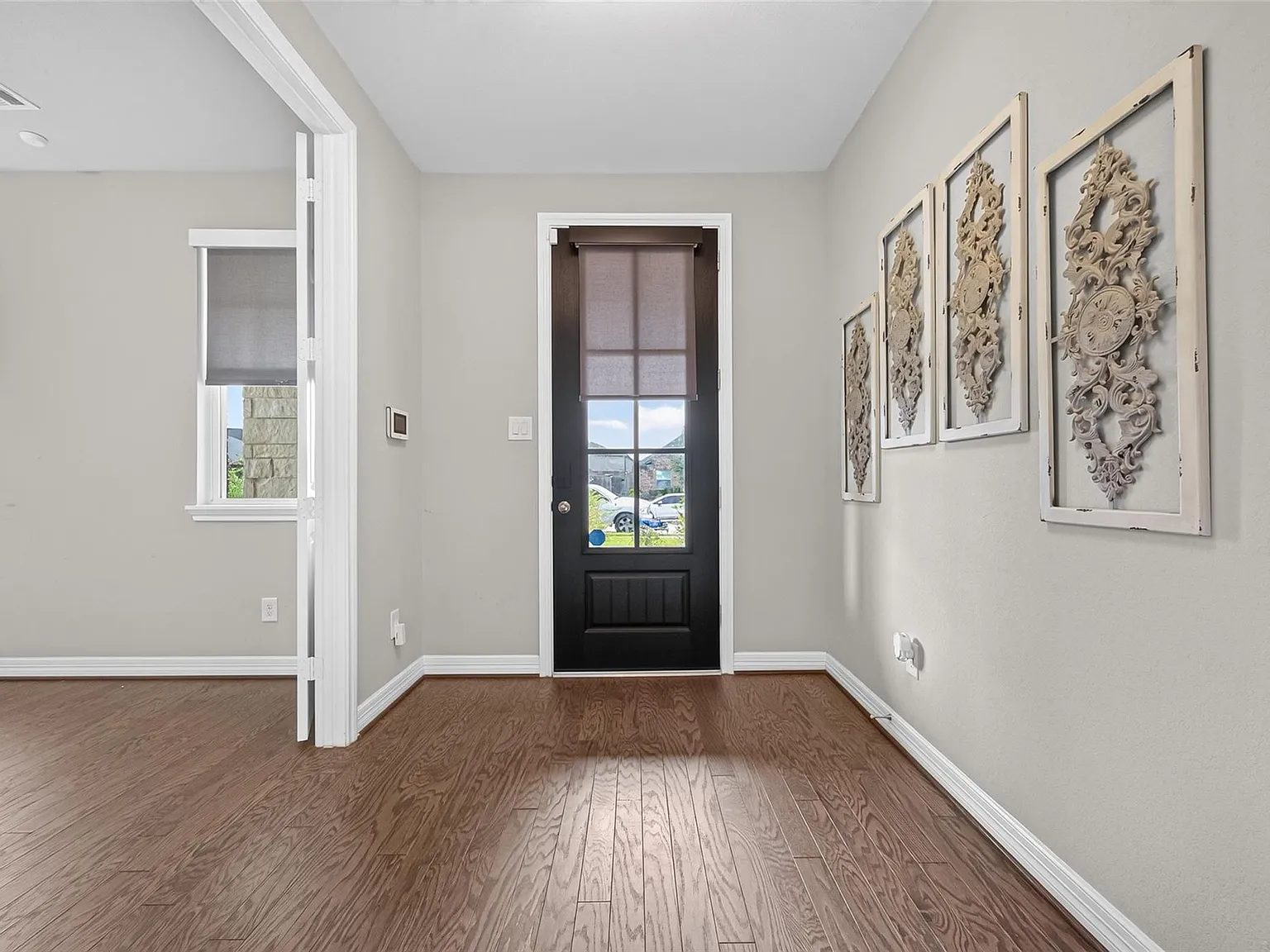 4 bed, 2.5 bath, 2646 sqft, $2,800 — Photo 3