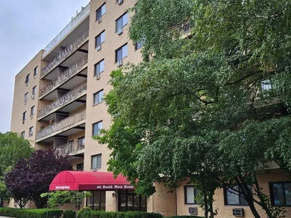 44 S Main St #6J, Lodi Boro, NJ 07644