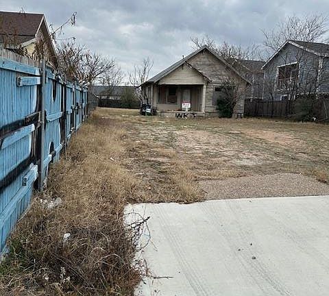 2nd image of 1167 Springdale Rd