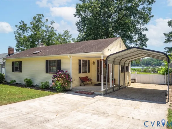 742 Shore Dr, Hartfield, VA 23071