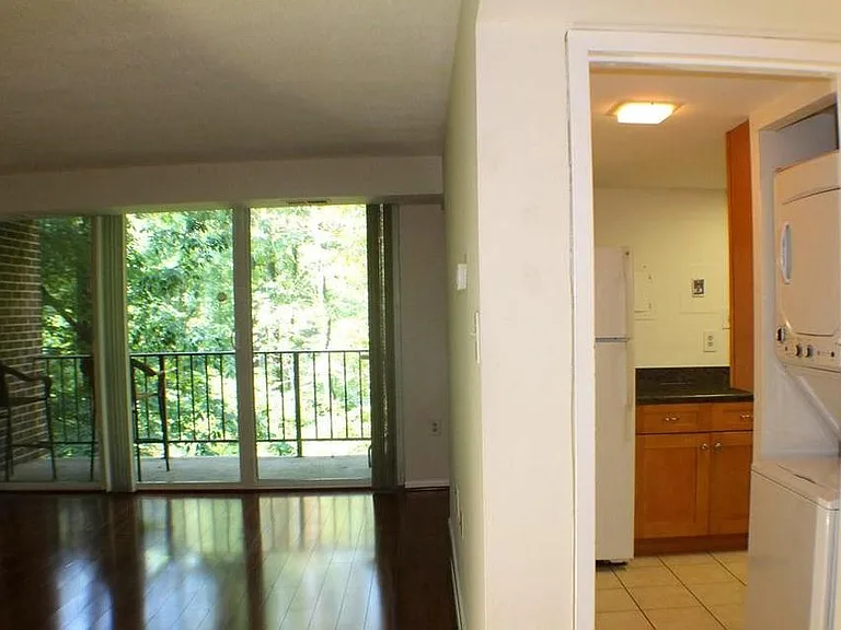 1538 Northgate Sq — Photo 7