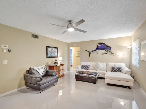 329 Pine Ridge Circle #B-2, Greenacres, FL 33463