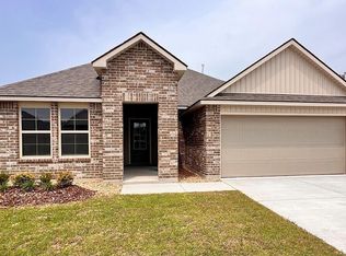 129 Lake Ridge Dr, Broussard, LA 70518