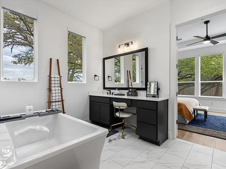101 Onion Creek Ln — Photo 17