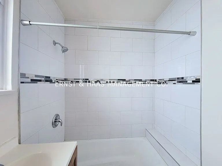 425 Redondo Ave #2 — Photo 14