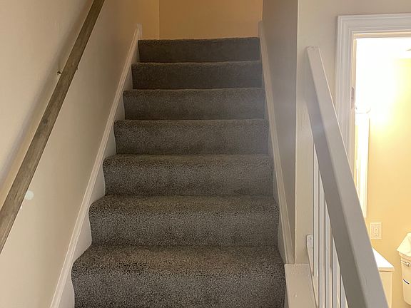 2nd image of 780 Sunset Ct