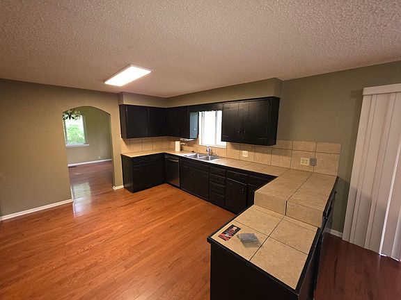 3rd image of 3169 N Oakland Zion Pl