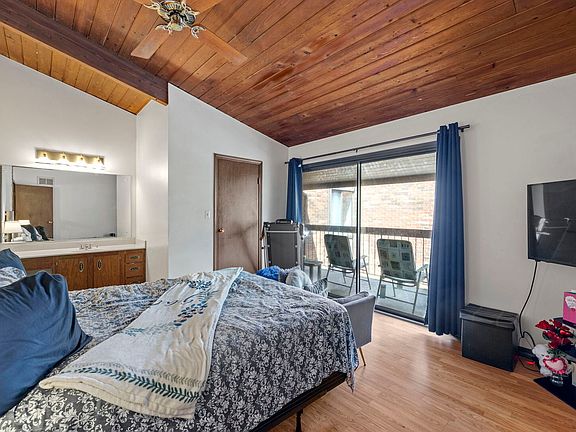 5th image of 14505 Central Ct #Penthouse 4