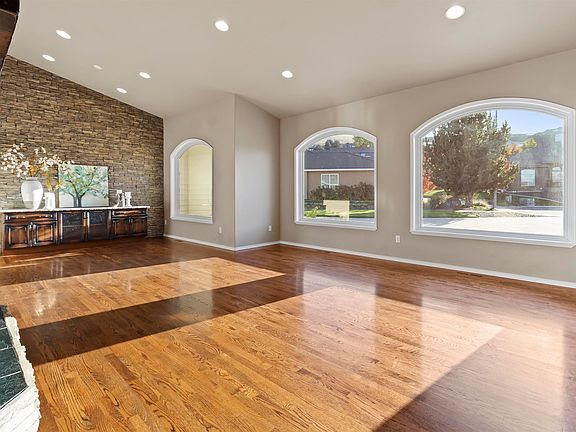 3rd image of 3404 W 42nd Ave