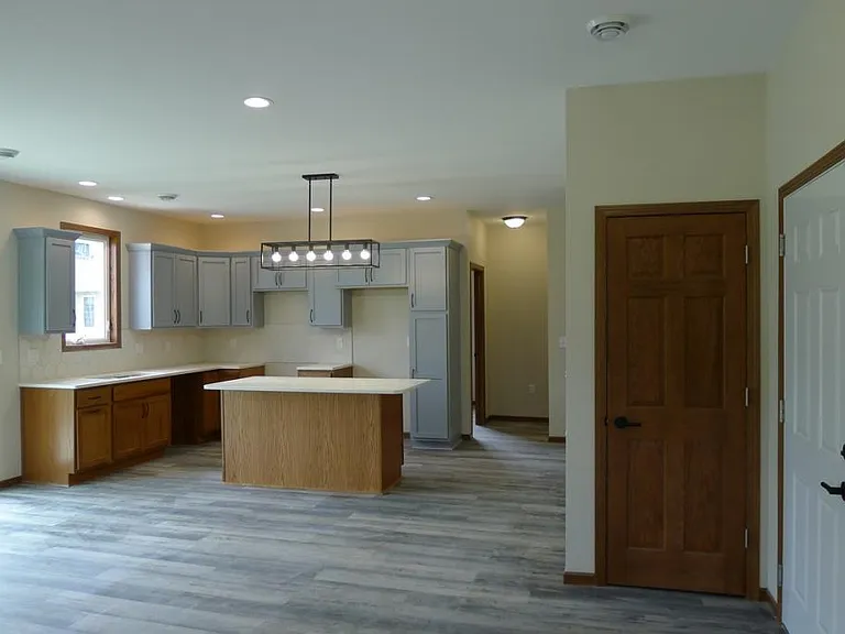 804 Parkside Ln — Photo 15