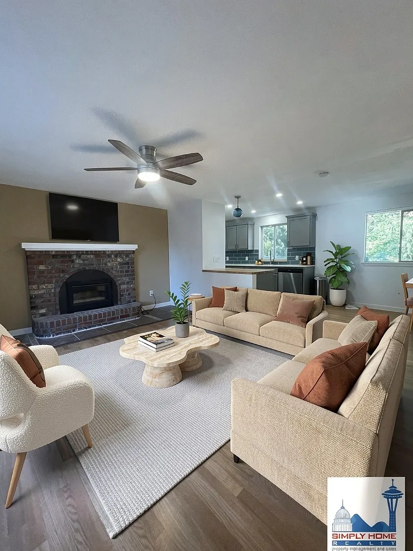 Private Cul-de-Sac Gem with Spacious Backyard! — Photo 4