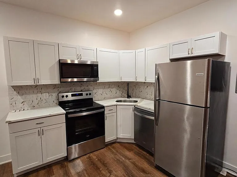 1029 W Cambria St #2 — Photo 2