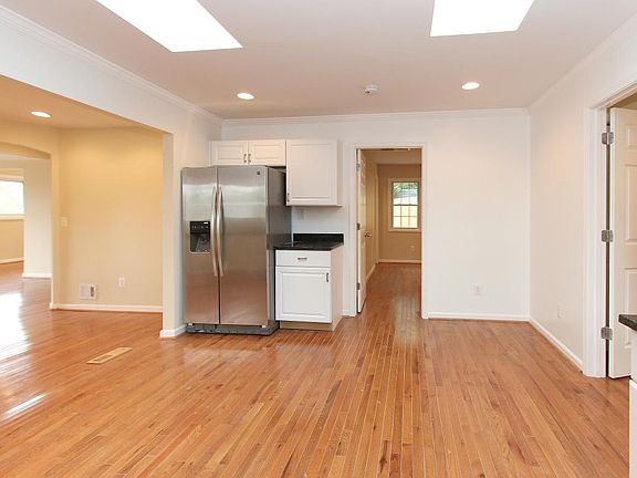 5th image of 3961 Taney Ave