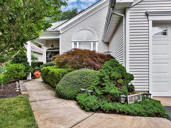 2nd image of 25 Greenfields Dr