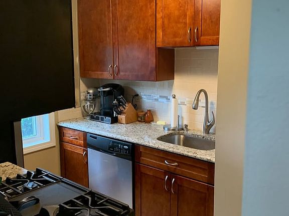 4th image of 129 Lowell St APT 32
