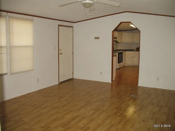 1403 River Rd #165, Elizabeth City, NC 27909