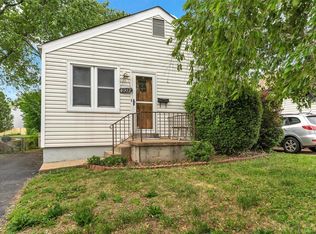 4912 Heege Rd, Saint Louis, MO 63123