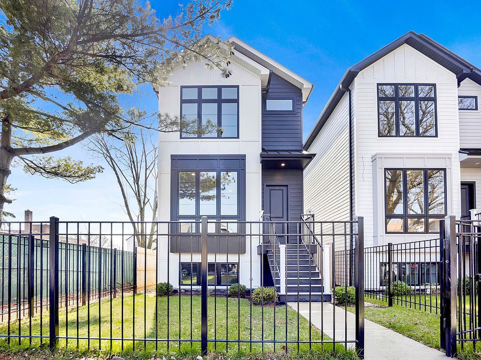 1st image of 2621 W Carmen Ave