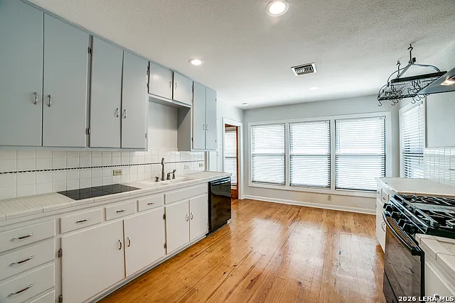 244 Halcyon Pl — Photo 7