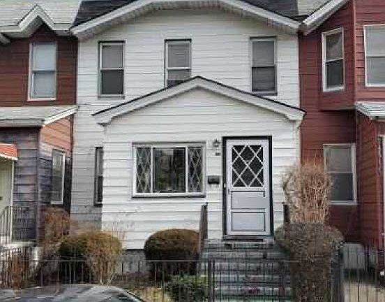 5th image of 10747 109th St