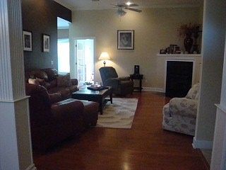 4th image of 1125 Brighton Dr
