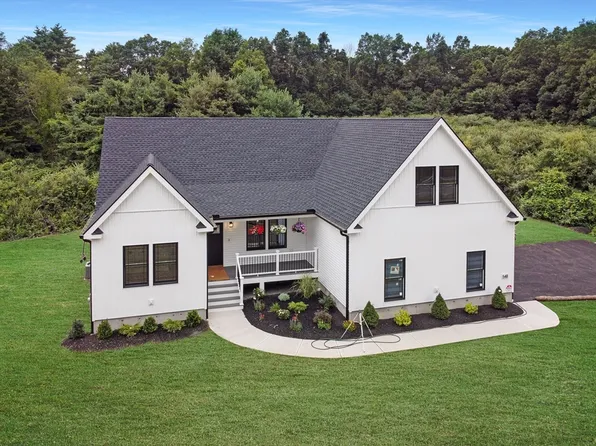 548 Haynes St, Sturbridge, MA 01566