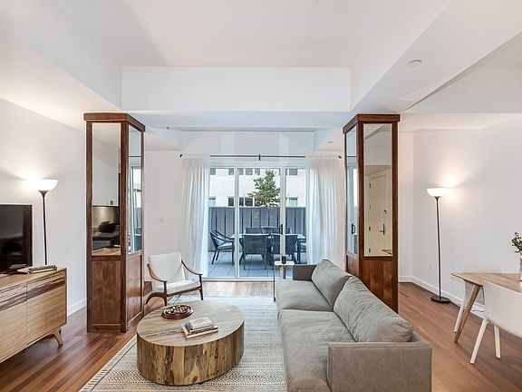 3rd image of 125 N 10th St APT Ngd